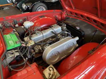 1971 Triumph TR6 engine 2.5-liter inline-six ©The Classic Car Gallery, Bridgeport, CT, USA