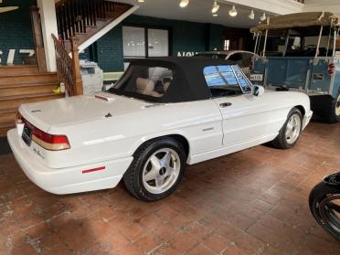 1991 Alfa Romeo Spider for sale ©The Classic Car Gallery, Bridgeport, CT, USA