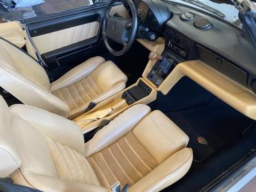 1991 Alfa Romeo interior ©The Classic Car Gallery, Bridgeport, CT, USA