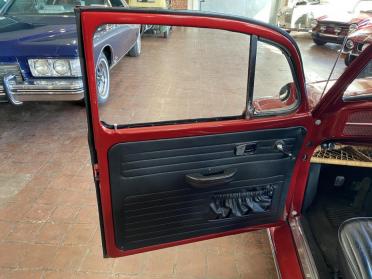 1967 Volkswagen Beetle interior ©The Classic Car Gallery, Bridgeport, CT, USA