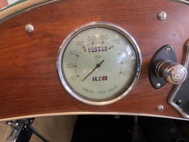 1948 MG TC interior ©The Classic Car Gallery, Bridgeport, CT, USA