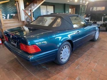 Convertible 1998 Mercedes-Benz SL500 For Sale ©The Classic Car Gallery, Bridgeport, CT, USA